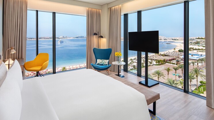 1 King Deluxe Panoramic Beachfront View